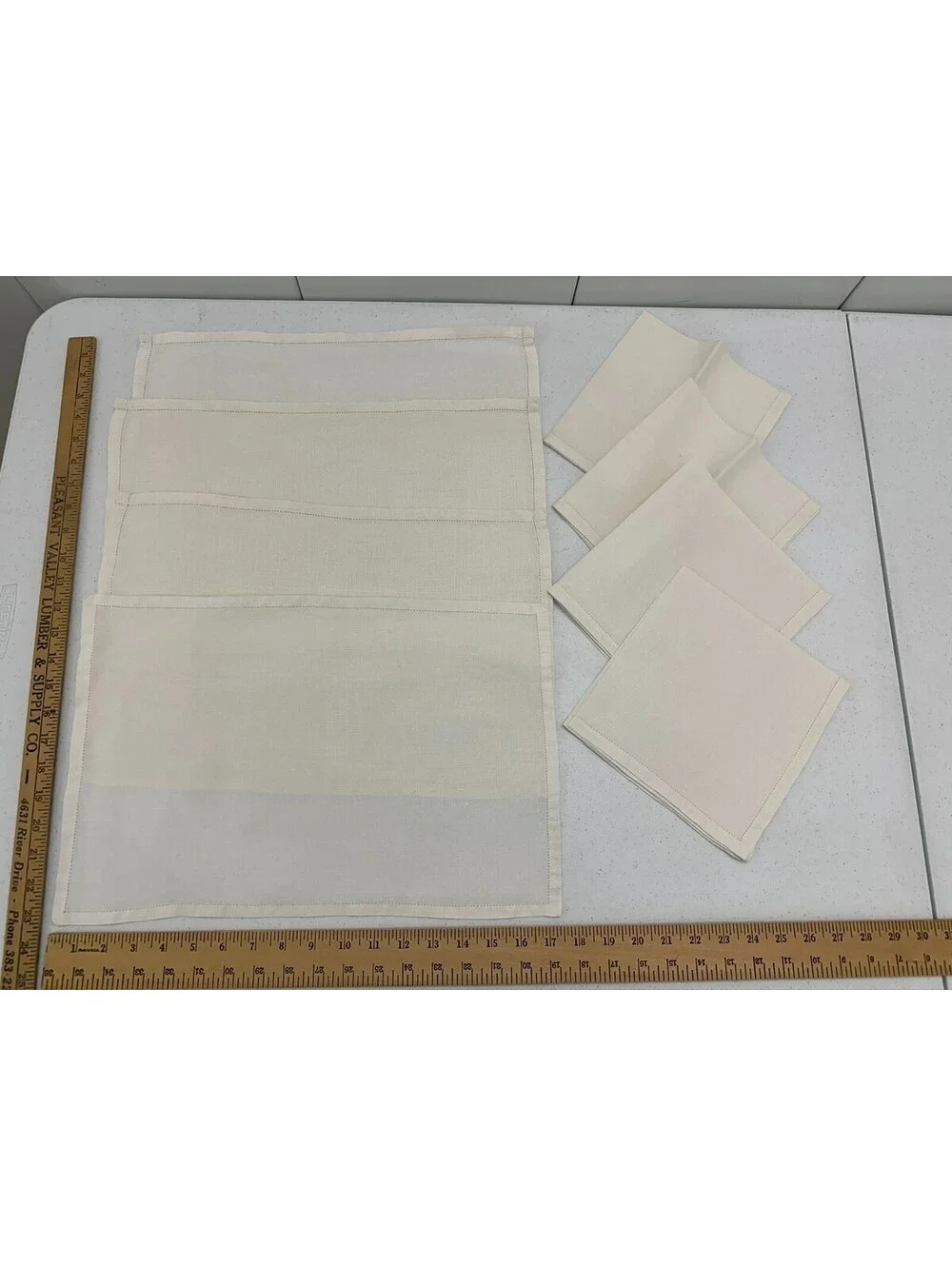 Vintage Cream White 4 Placemats 4 Napkins Linen? Cotton? Border